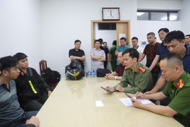 Cô giáo của Thiếu tá Nguyễn Đăng Khải nghẹn ngào: 'Em nhờ tôi cuối năm đi đón dâu'