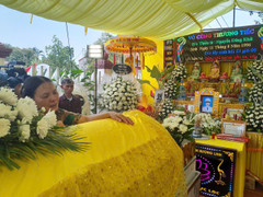 Cô giáo của Thiếu tá Nguyễn Đăng Khải nghẹn ngào: 'Em nhờ tôi cuối năm đi đón dâu'