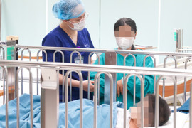 Bé 4 tuổi trong vụ 'nộp đủ tiền mới được cấp cứu' xuất viện