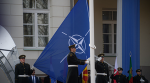 NATO đối mặt với bê bối tham nhũng