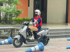 Thế hệ Z trên yên xe: Phải biết tham gia giao thông an toàn