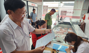 Hoàn tất lấy mẫu xét nghiệm tại 4 điểm bán thịt C.P. ở Sóc Trăng