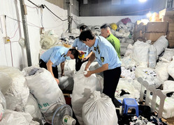 Chuyển vụ việc cửa hàng Trung Hiếu nghi bán xe điện giả sang công an điều tra