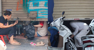 Chuyển vụ việc cửa hàng Trung Hiếu nghi bán xe điện giả sang công an điều tra