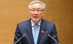 Chuyển vụ việc cửa hàng Trung Hiếu nghi bán xe điện giả sang công an điều tra