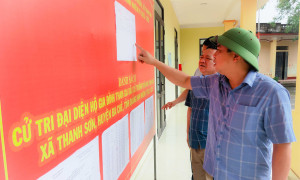 Lấp khoảng trống năng lực cán bộ cấp xã để thoát cảnh 'cầm tay chỉ việc'