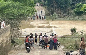 Tìm kiếm hai cha con bị lũ cuốn trôi khi đi qua ngầm tràn ở Lạng Sơn