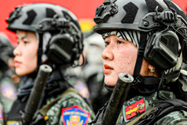 Bước chân thép giữa nắng lửa của nữ đặc nhiệm trước lễ diễu binh 2/9