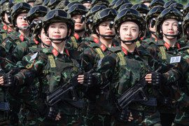 Các nữ chiến sĩ rạng ngời trong buổi tổng hợp luyện diễu binh 2/9