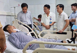 Nạn nhân kể phút sinh tử khi tàu lật trên vịnh Hạ Long, cố lặn vào cứu người nhưng bất thành