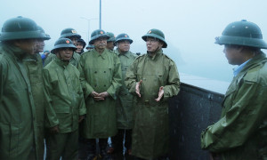 Phó Thủ tướng Trần Hồng Hà kiểm tra công tác phòng, chống bão số 3 tại Thanh Hóa