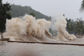 Dự báo thời tiết 24/9: Siêu bão Ragasa giảm cấp nhanh, miền Bắc mưa như trút
