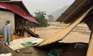 Bộ Quốc phòng, Bộ Công an sẵn sàng lực lượng hỗ trợ người dân Nghệ An chạy lũ
