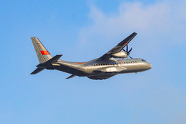 Phi đội máy bay Casa luyện tập diễu binh trên bầu trời Hà Nội