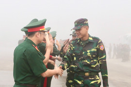 110 chiến sỹ Quân đội Lào tới Việt Nam, sẵn sàng tham gia diễu binh A80