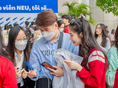 Đề khó, điểm thi thấp, vì sao điểm chuẩn các trường đại học phía Nam lại cao?