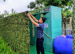 Các nhà vệ sinh công cộng ở khu vực diễu binh A80