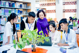 Đề khó, điểm thi thấp, vì sao điểm chuẩn các trường đại học phía Nam lại cao?