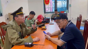 Xử lý người đàn ông cho thuê ghế giữ chỗ xem sơ duyệt diễu binh, diễu hành