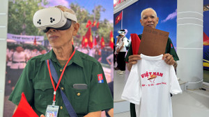 Dòng người chờ trải nghiệm VR 'Trở về thời khắc thiêng liêng' trong ngày cuối