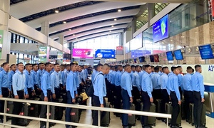Đoàn quân đội Hoàng gia Campuchia về nước sau khi hoàn thành nhiệm vụ A80