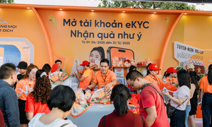 Đêm nhạc V Fest 'cháy' hết mình, điểm hẹn sống ảo từ SHB 'chất lừ'