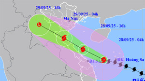 Bão số 10 Bualoi giật cấp 15, cách Đà Nẵng 150km, cách Quảng Trị 360km