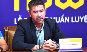 HLV Kewell: Sân tập Hà Nội FC đẹp như Wembley