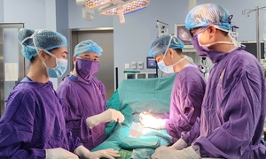 Sống 21 năm trong hình hài con gái, đi khám mới biết mình là nam