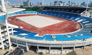 Cận cảnh sân Mỹ Đình sắp thay cỏ mới, hết cảnh 'đá bóng trên mặt ruộng'