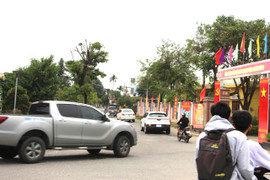 Ô tô ùn ùn né trạm thu phí, 'đại náo' các khu dân cư ở Đà Nẵng