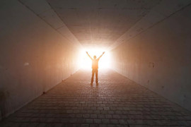 Trải nghiệm cận tử 'nhìn thấy Chúa trời' làm thay đổi cuộc đời người phụ nữ 