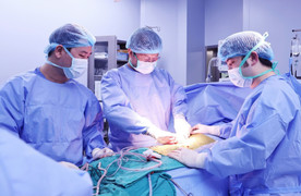 Sản phụ suy thận giai đoạn cuối được hồi sinh nhờ thận của mẹ