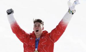 Vận động viên đầu tiên giành HCV Thế vận hội Mùa đông 2026 là ai?
