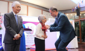 Vợ chồng nhà khoa học nối Việt Nam với thế giới