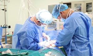 Cuộc gặp xúc động của bệnh nhân ghép tim–phổi đầu tiên và Giám đốc BV Việt Đức