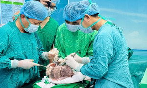 Vì sao y tế Việt Nam chi phí thấp hơn nhiều nước dù chất lượng tiệm cận thế giới?