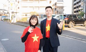 Kiều bào về nước bầu cử: 'Cầm lá phiếu thấy rõ trách nhiệm với Tổ quốc'