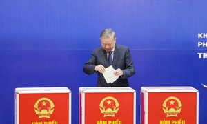 Tổng Bí thư Tô Lâm, lãnh đạo Đảng, Nhà nước bỏ phiếu bầu đại biểu Quốc hội, HĐND