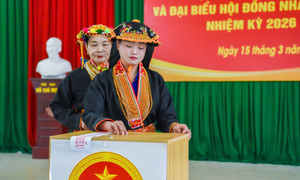 Bản làng Tây Yên Tử rộn ràng ngày bầu cử: Đồng bào Dao háo hức đi bỏ phiếu