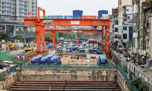 Phố vàng tê liệt vì lô cốt metro chậm tiến độ, nhà 2 mặt tiền không ai thuê