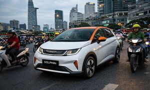 BYD Dolphin: Làn gió mới cho người mua ô tô lần đầu thay thế xe xăng hạng A, B