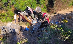 Xe khách lao xuống vực ở Lâm Đồng: 2 nạn nhân nguy kịch phải chuyển viện