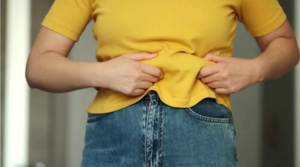 4 thói quen buổi sáng đơn giản giúp giảm mỡ bụng sau tuổi 50