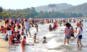 Cửa Lò hút khách ngay từ đầu năm, kỳ vọng bùng nổ mùa hè