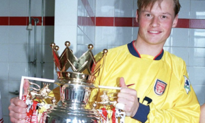 Gặp tai nạn tàu hoả thảm khốc, cựu thủ môn Arsenal tử vong