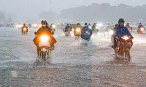 Dự báo thời tiết 19/4: Miền Bắc và Thanh Hóa mưa dông, nguy cơ sấm sét, mưa đá