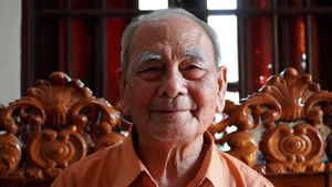 Cụ ông 96 tuổi tìm gia đình suốt 80 năm