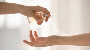 4 dấu hiệu dị ứng nước hoa mà nhiều người không nhận ra