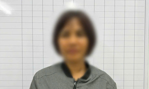 Khởi tố người phụ nữ cố tình bán hàng rong trong sân bay Nội Bài